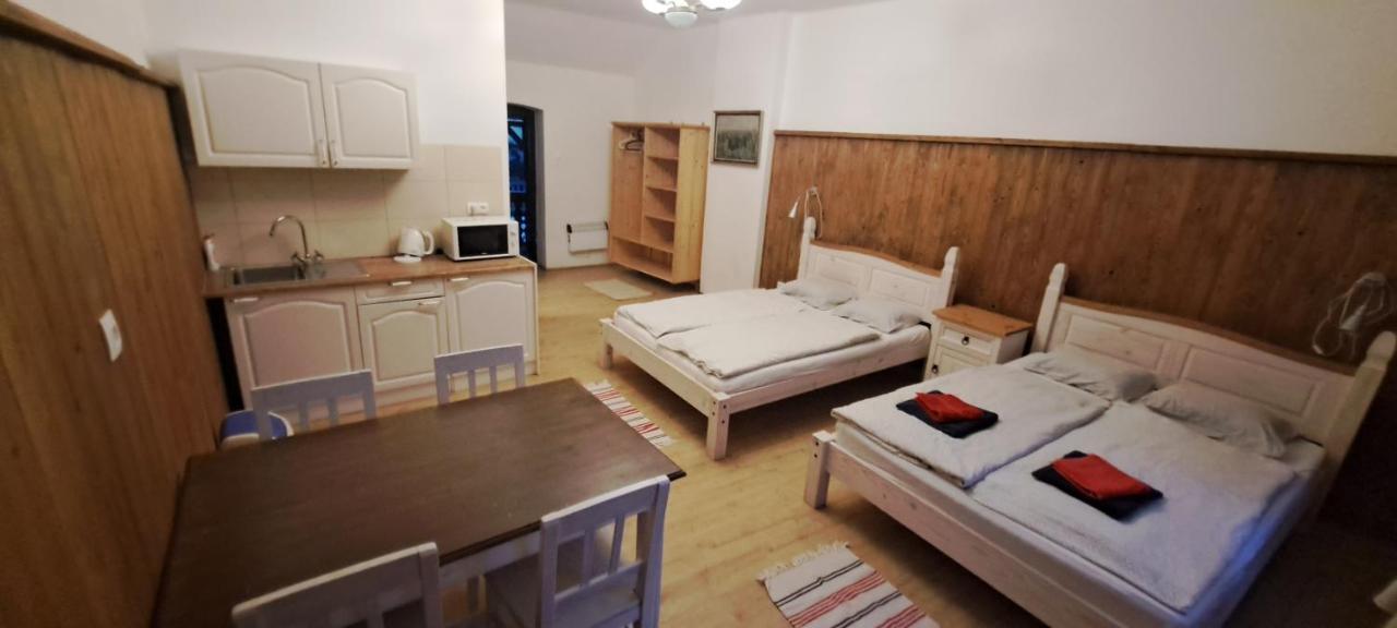 Penzion A Restaurace U Baby Subrovy Hotell Kokorin Exteriör bild