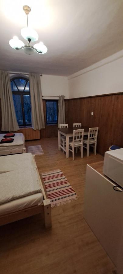 Penzion A Restaurace U Baby Subrovy Hotell Kokorin Exteriör bild